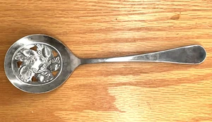 Cuillère serveur canneberge tomate Sheffield Angleterre plaqué argent gland design vintage - Photo 1 sur 6