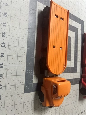 Hubley - Truck & Flat Trailer - Plastic - Orange Hard Plastic - Image 1 of 4