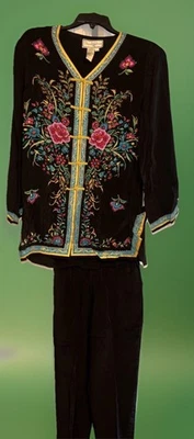 De colección Nuevo con Etiquetas Diane Gilman Mujeres Conjunto de 2 piezas Blusa Pantalones 100% Seda Flor Lentejuelas Talla Pequeña Foto 1 de 4