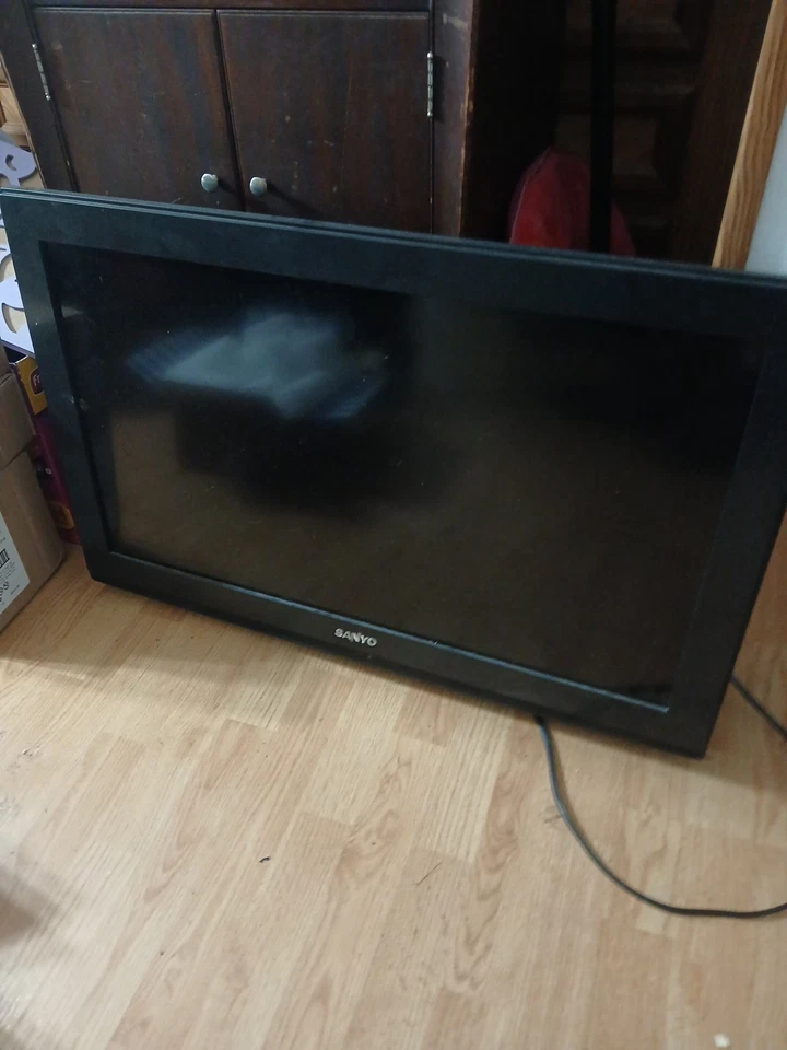 Sanyo 31 Inch TV With Remote Works Great Need Money If U Want It - Image 1 of 1