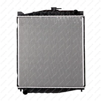 Radiator Fit 95-00 UD Truck 1800 2000 2300 2600 3000 3300 25 11/16" x 22 3/4" — 第 1/4 张图片