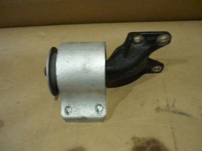 Ferrari California - Soporte de almohadilla de caja de cambios con puntal delantero - P/N 239753 - 235647 Foto 1 de 4