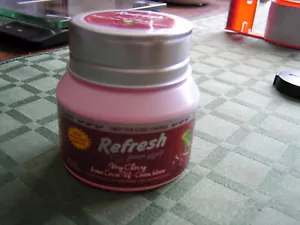 REFRESH YOUR CAR Scented Gel Air Freshener 5.0oz Jar VERY CHERRY Home Office - Picture 1 of 1