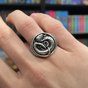 Wizarding Trunk Harry Potter Love to Hate Malfoy Family Crest Ring Size 9 NIP - Picture 1 of 4