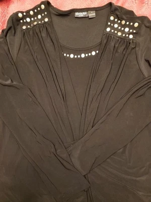 Suéter para mujer Citiknits negro manga larga con emb. plateado hombros, M Foto 1 de 3