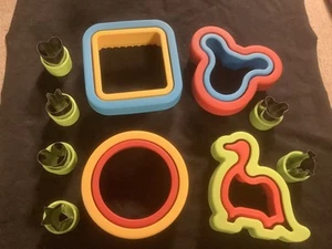 Sandwich Cutters & Sealers For Kids Squares Mickey Mouse Dinosaur - Picture 1 of 6