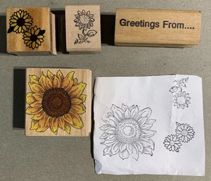 4 estampillas de goma vintage montadas en madera - girasoles y texto "Saludos desde..." - Imagen 1 de 3