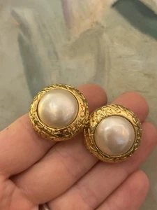 Vintage Chanel Clip On Earrings Signed - Picture 1 of 6