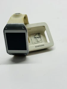 Samsung Galaxy Gear Smart Watch V700 Camera 4GB Bluetooth White Tizen Wearable - Picture 1 of 11