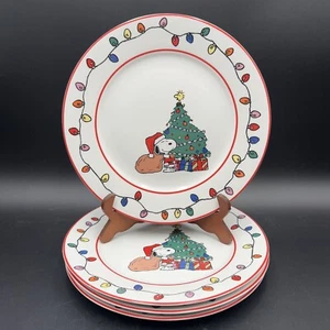 Gibson Peanuts 10 1/2" Dinner Plates Snoopy Woodstock Christmas Tree Set of 4 - Picture 1 of 11
