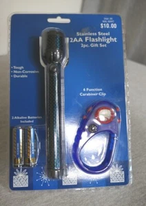 New 7" Green Stainless Steel Flashlight Carabiner Clip 2 AA Batteries Gift Set - Picture 1 of 9