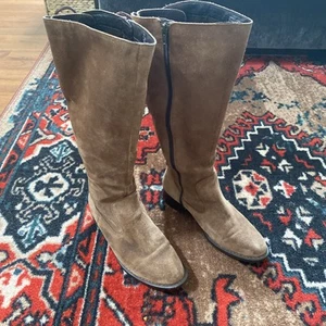 BORN HAYDEN COTTO BROWN DISTRESSED SUEDE LEATHER 8M KNEE-HIGH RIDING BOOTS $220 - Picture 1 of 7