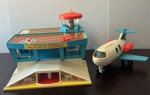 Vintage 1972 Fisher Price Play Family Airport & Airplane Plane USA Little People - Picture 1 of 19