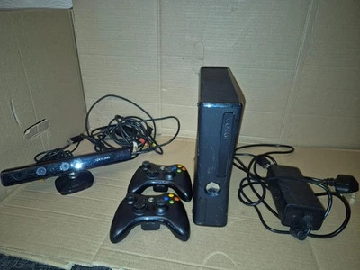 Xbox 360 Slim S 4GB Console With Cables, Kinect Camera And 2 Controllers - Image 1 of 4