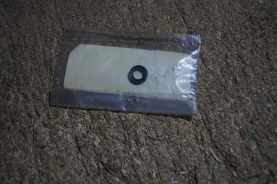 YAMAHA YZ125 YZ250 WR250 POWER VALVE ROD  RUBBER SEAL 93104-08040 GENUINE - Image 1 of 2