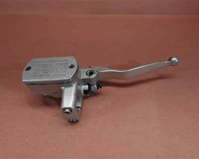Cilindro maestro de freno delantero derecho Yamaha VStar V Star 650 XVS650 1998-2015 Foto 1 de 4