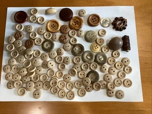 Vintage Mixed Lot Wood Buttons Crafts , Sewing Projects - Picture 1 of 5