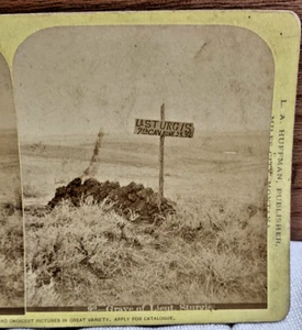 7. L. A. HUFFMAN GRAVE OF LIEUT STURGIS LITTLE BIGHORN STEREOVIEW NR. 92 CUSTER - Bild 1 von 3