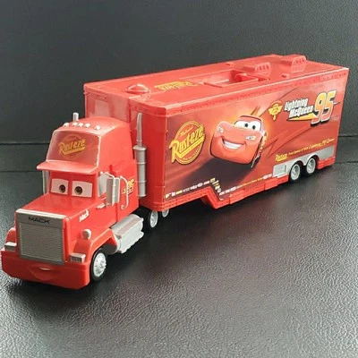 Estuche de remolque Rusteze Mack Lightning McQueen #95 de Disney/Pixar Cars N5576 Foto 1 de 4