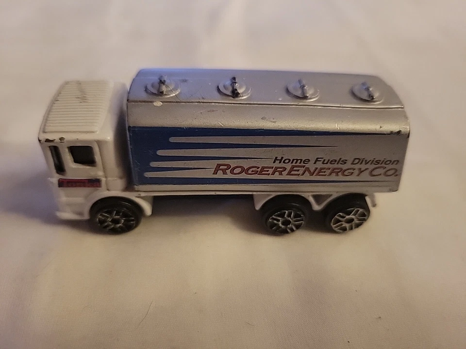 Camión cisterna Tonka Hasbro Maisto 2000 división de combustibles domésticos Roger Energy Co. Foto 1 de 4
