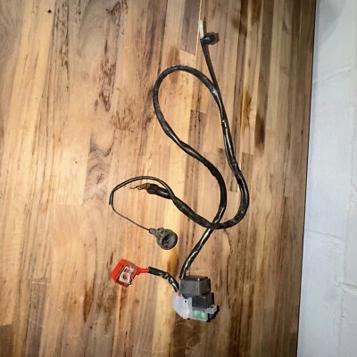 Relé de arranque \ Interruptor solenoide OEM con cables 03-09 SV650 SV1000 SV650S SV1000S Foto 1 de 4