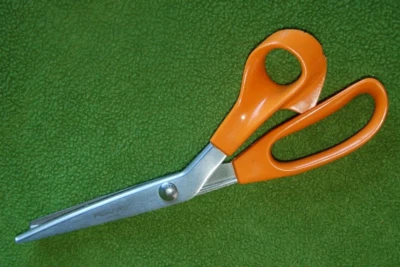 Fiskars ~ 10" PINKING SHEARS / Scissors ~ Stainless, VGC ~ Vintage - Image 1 of 4