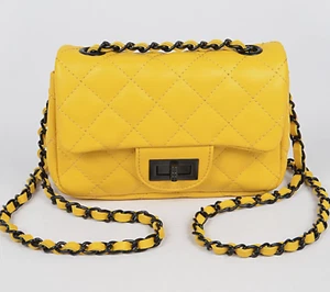 Gelbe kleine Tasche mit schwarzem Riemen & geometrischen Nähten super süß Sommer Handtasche - Bild 1 von 1