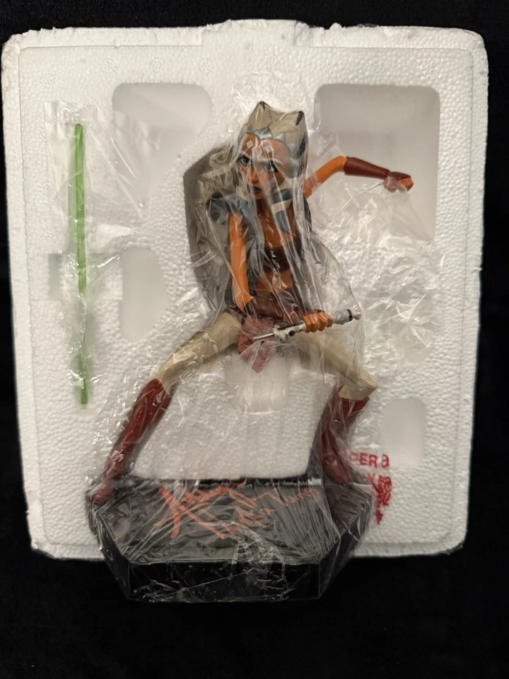 ASHLEY ECKSTEIN FIRMADO Ahsoka Tano con Estatua de Maqueta Rotta 178/1300 🔥JSA 🔥 Foto 1 de 4