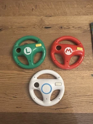 Nintendo Mario Kart Oficial WiiU Rojo y Verde Luigi Mango Volante Hori Foto 1 de 2