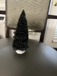 Abt. 56 Immergrüne Bäume leicht beflockt. Aus Snow Village Sammlung. - Bild 1 von 2