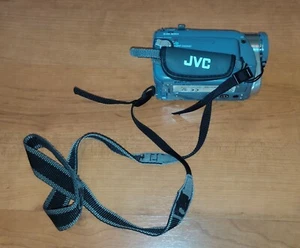 JVC Digital Video Camcorder GR-D20E Mini-DV Silber ohne Akku UNGEPRÜFT - Bild 1 von 7