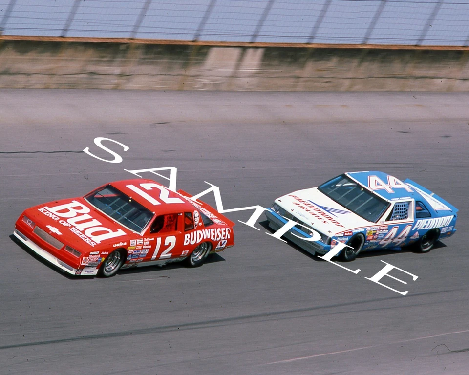 FOTO BRILLANTE DE NEIL BONNETT & TERRY LABONTE CARRERAS EN PISTA EN DAYTONA 8X10 #W7 Foto 1 de 1