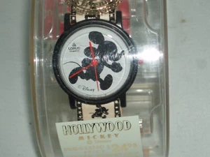 Vintage LORUS WATCH Water Resistant HOLLYWOOD MICKEY MOUSE Black & White Band - Picture 1 of 5