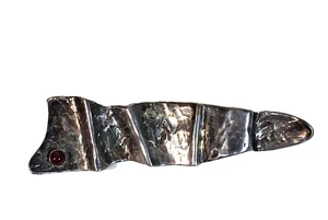 Broche prendedor modernista brutalista piedra cornalina martillada arrugada de plata de ley - Imagen 1 de 6