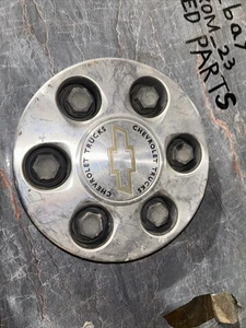 Chevy Silver Center Cap Hub Cap 15712387 7.875" 99-06 Silverado (specific wheel) - Bild 1 von 1