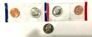 1989 P D S Jefferson Nickel Unc in Mint Cello With Token + Proof (5 Coins) - Picture 1 of 1