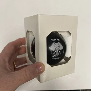 Waffenenthusiast Christbaumschmuck (Apex Waffenteile) Never Forget Elephant - Bild 1 von 10