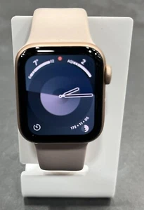 Apple Watch Series SE 1st Gen (2020) GPS 40 mm - Aluminium Gold - Sport band - Picture 1 of 9