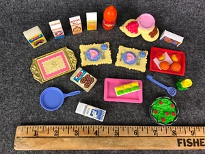 Vintage Barbie Doll 1:6 Kitchen Food Miniature Burger Tray Cartons Cake - Bild 1 von 7