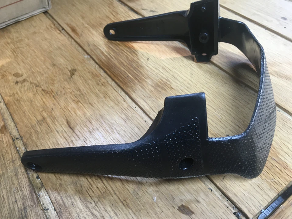 Mv Agusta F4 750/1000 first gen standard front mudguard rear legs plastic - Image 1 of 4