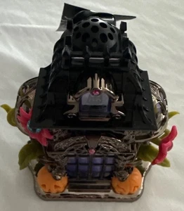 Bath & Body Works  Halloween Haunted Conservatory Projector Wallflowers Plug  - Picture 1 of 3