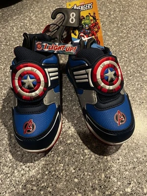 NUEVO CON ETIQUETAS’s Marvel Capitán América Niño Pequeño Talla 8 Niños Iluminado Zapatilla Deportiva Divertida Foto 1 de 4