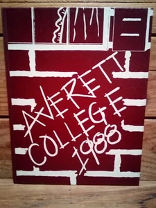 (22-8) OLD YEARBOOK: "PENDULUM, AVERETT COLLEGE, DANVILLE, VIRGINIA, 1988" - Picture 1 of 24