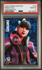 2020 Panini Fortnite Cracked ICE #116 FREESTYLE PSA 8 USA Stampa - Foto 1 di 2