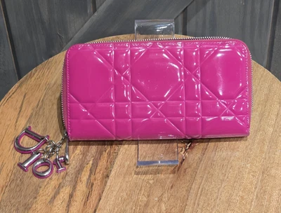 Christian Dior Cannage лакированная кожа розовый молнии вокруг с подвеской - Изображение 1 из 4