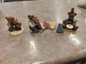 Gt1- Lot of 4 Bear Figurines Birthday Bear, Valentines Bear, Musical Bears - Picture 1 of 9