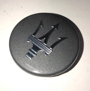 1 COPRIMOZZO MASERATI GRIGIO MERCURY CAP CENTRALE ORIGINALE - Imagen 1 de 2