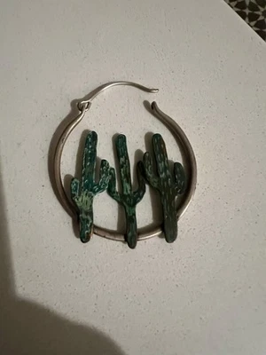 Brincos de argola Ritual Remains prata esterlina e latão saguaro cacto feitos em 2017 - Imagem 1 de 4