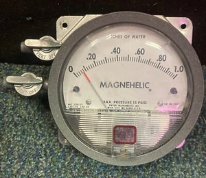 Dwyer Magnehelic pressure gauge (1.0 Bar) - Picture 1 of 4