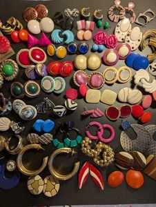 69 PAIRS Deceased Vintage Earrings Costume Jewellery ESTATE Reseller Gold! LOOK! - Picture 1 of 12